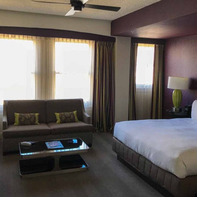 Hotel Adagio King Room