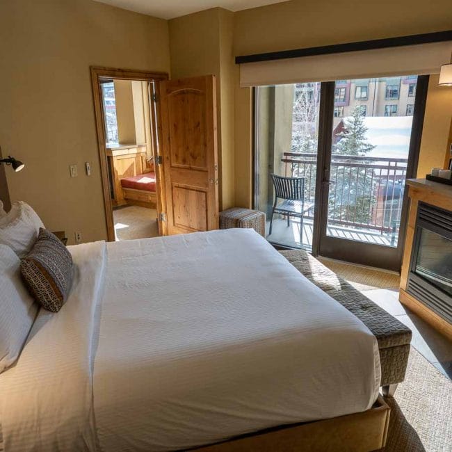 hotel room bed view grand summit park city