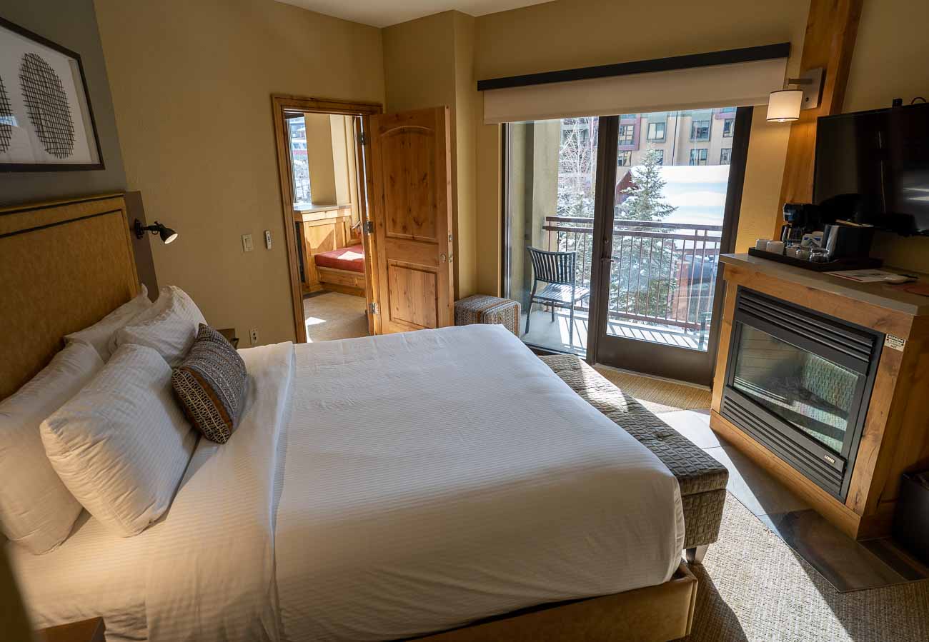 hotel room bed view grand summit park city